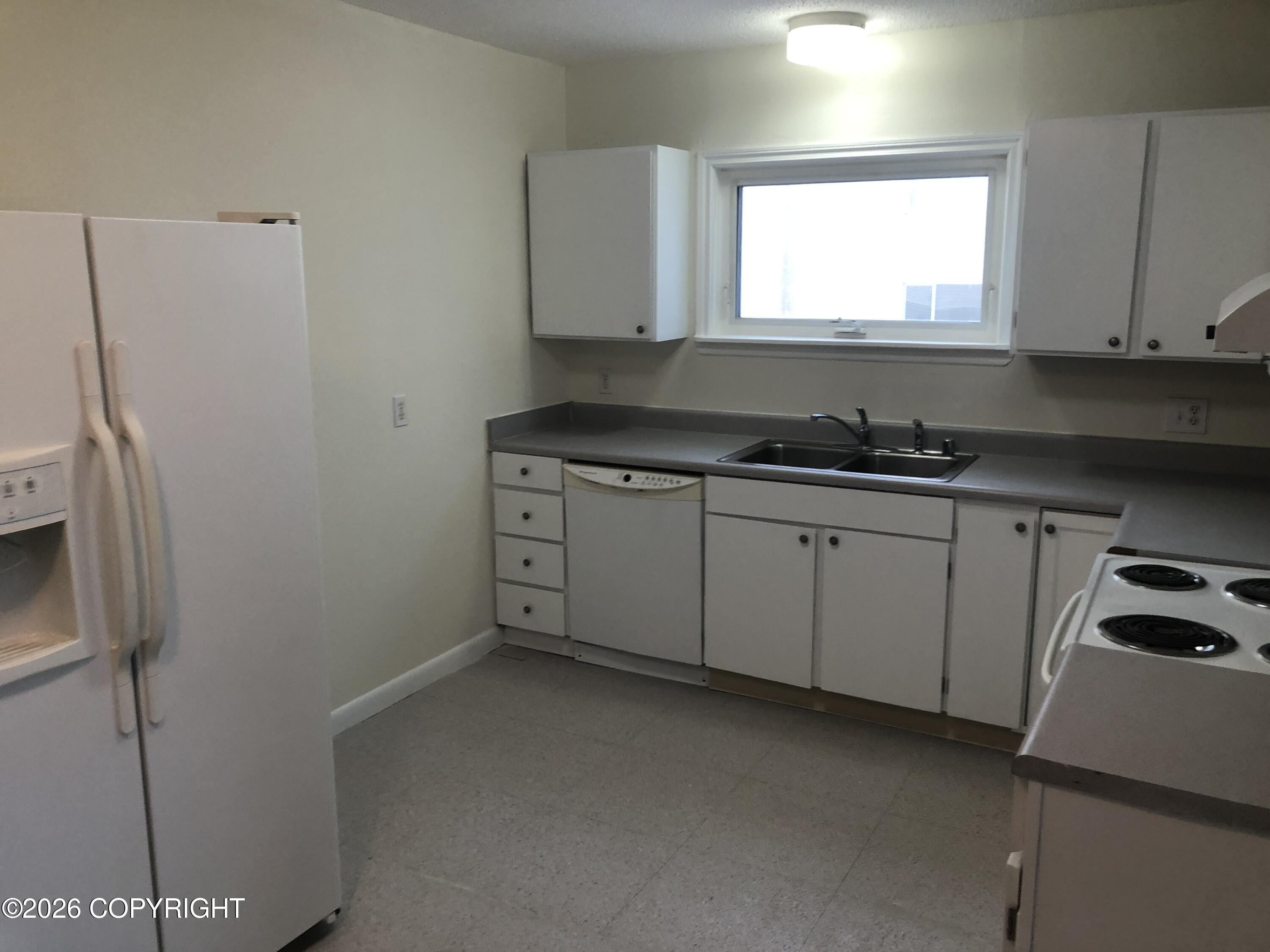 930 W 27th Avenue Property Photo 1