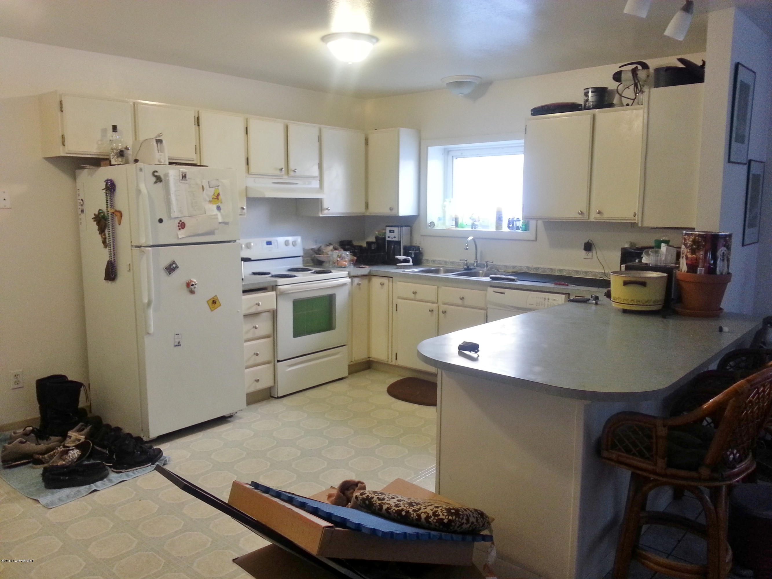 930 W 27th Avenue Property Photo 4