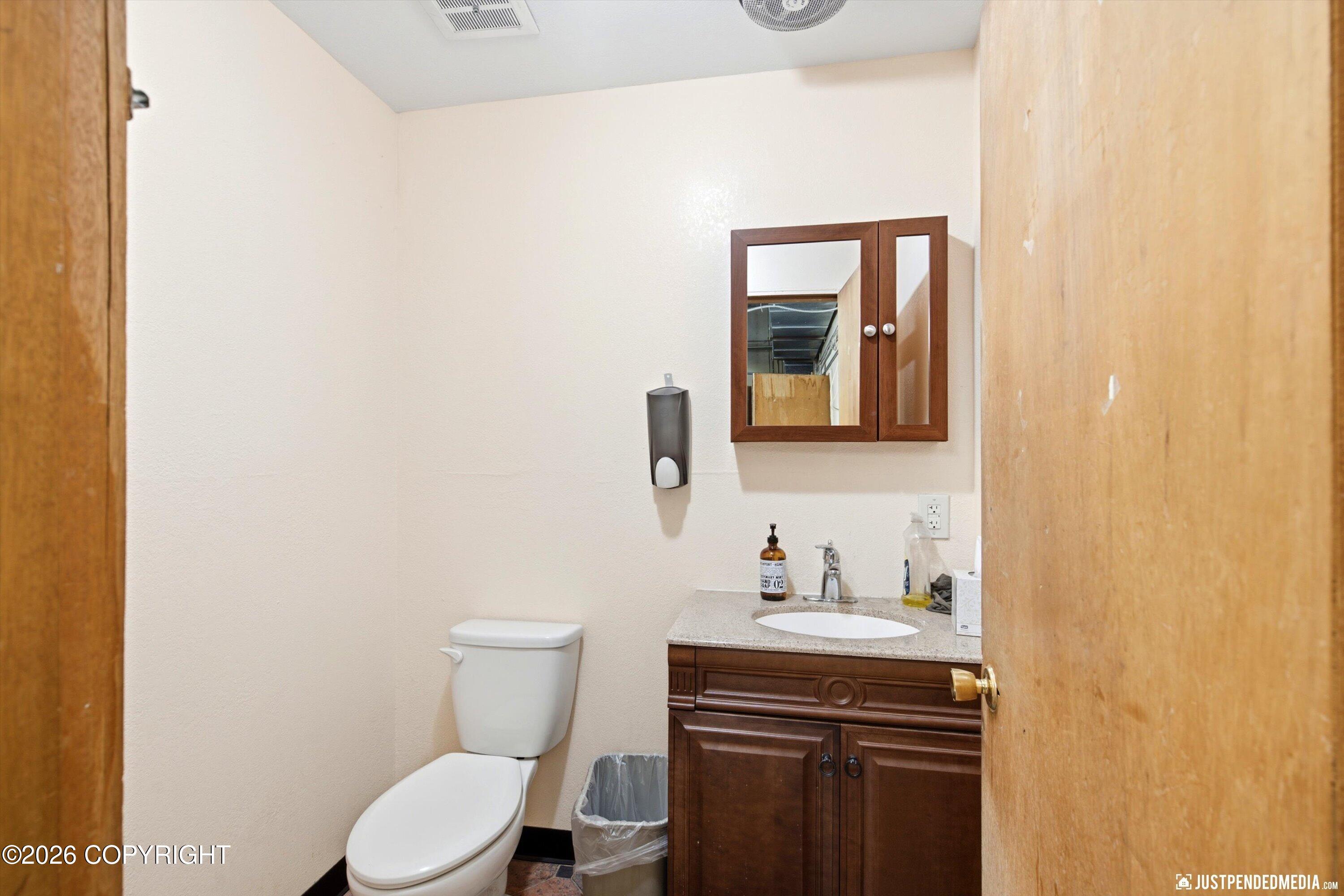 3685 Arctic Boulevard Property Photo 24