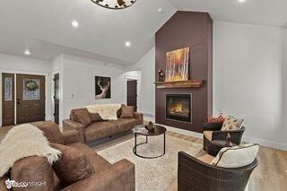 7008 N Aussie Dog Road Property Photo 3