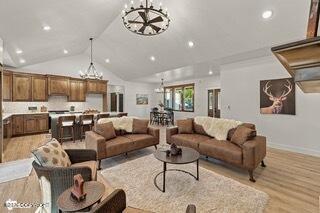 7008 N Aussie Dog Road Property Photo 4