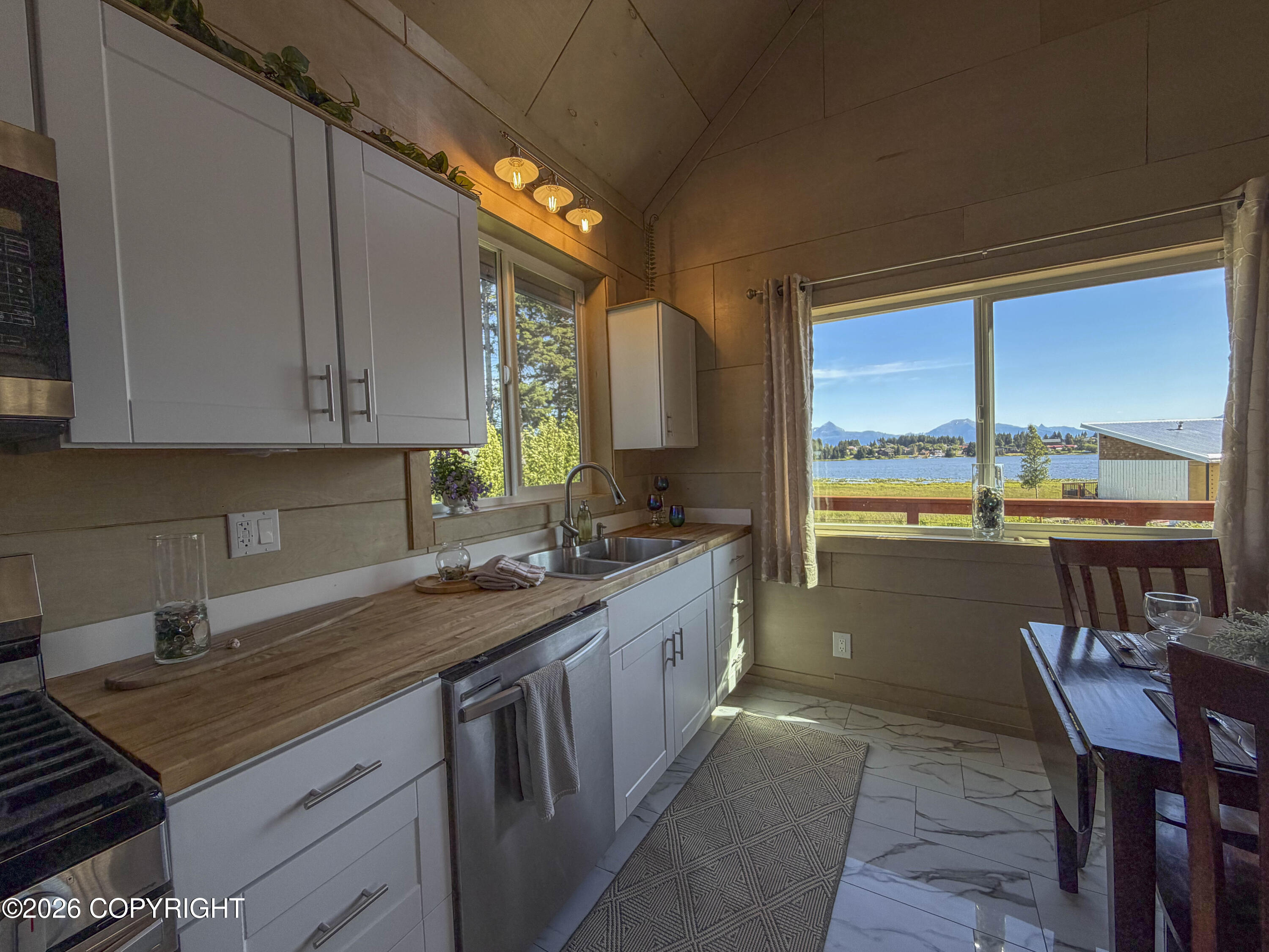 1176 Virginialyn Way Property Photo 3