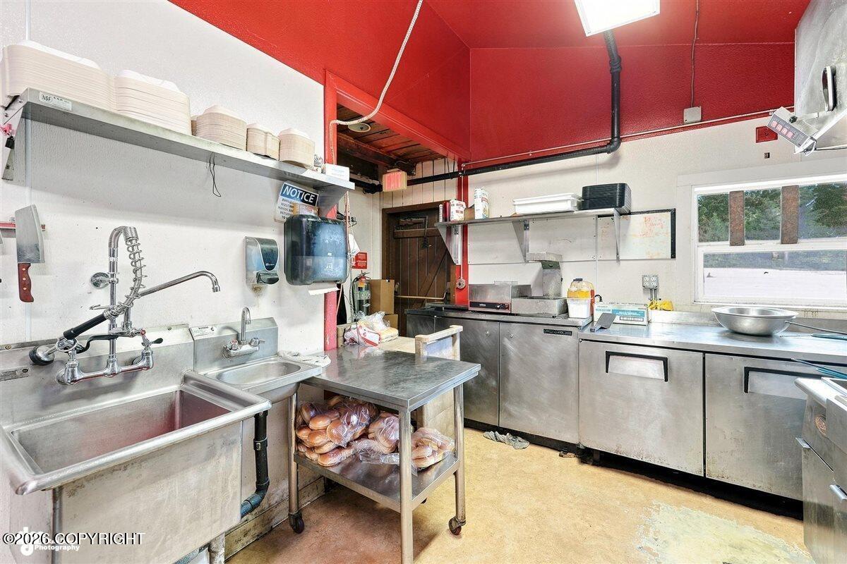 195 E Pioneer Avenue Property Photo 14