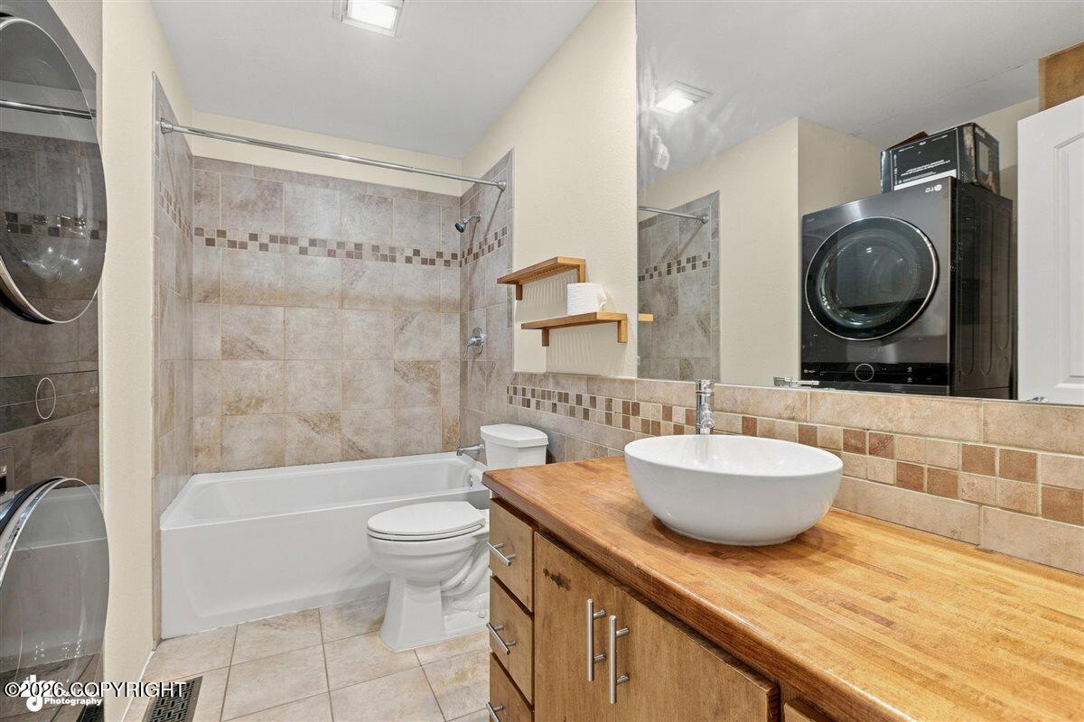 7716 Chaimi Loop Property Photo 5