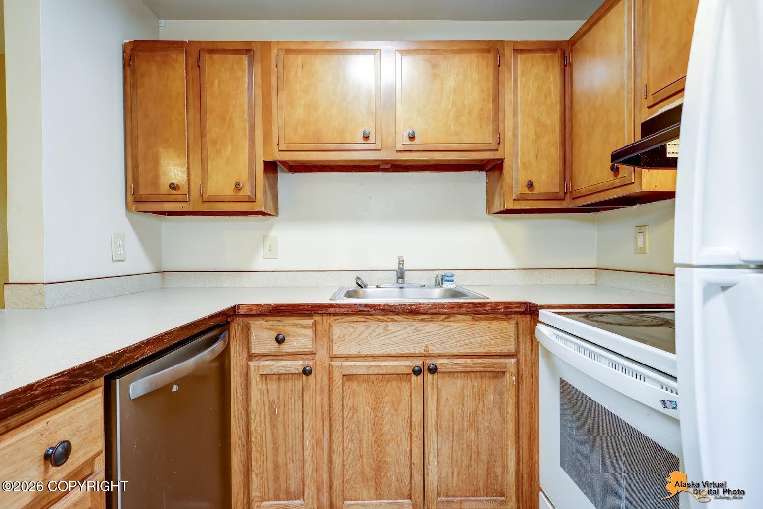 1462 W 26th Avenue #18 Property Photo 10