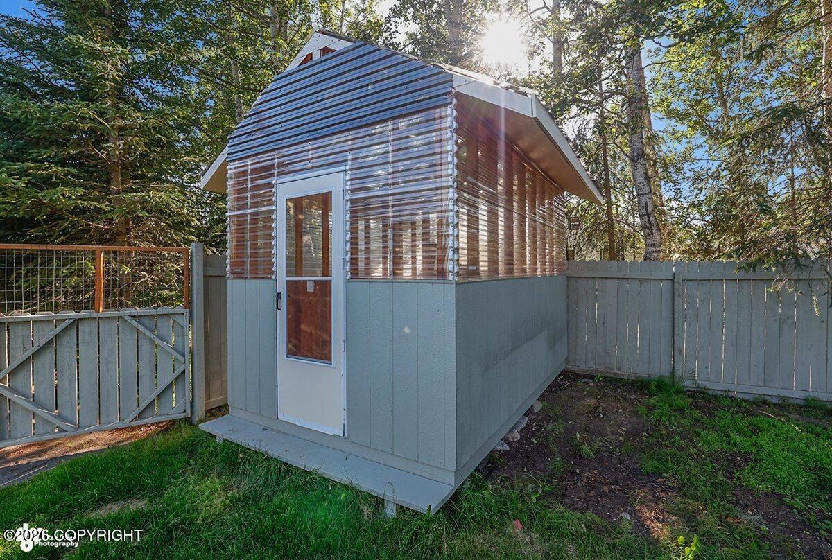 1113 Kaknu Way Property Photo 13