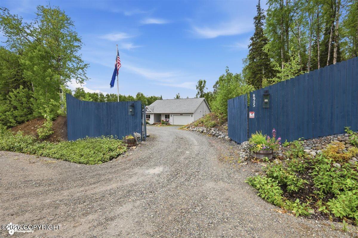 8905 N Mike Ardaw Road Property Photo 2