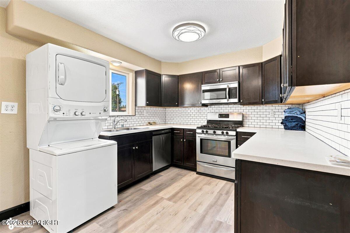 1415 Demeure Place Property Photo 4