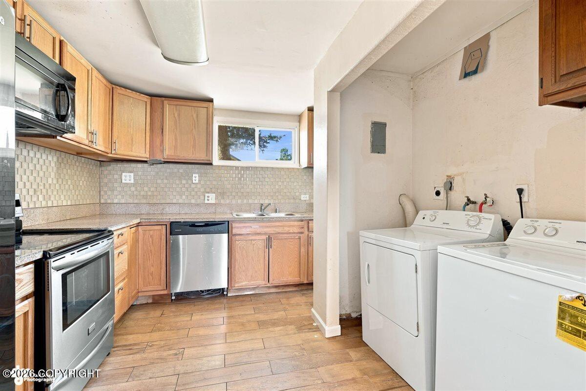 1415 Demeure Place Property Photo 19