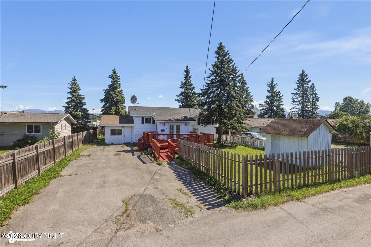 1415 Demeure Place Property Photo 33