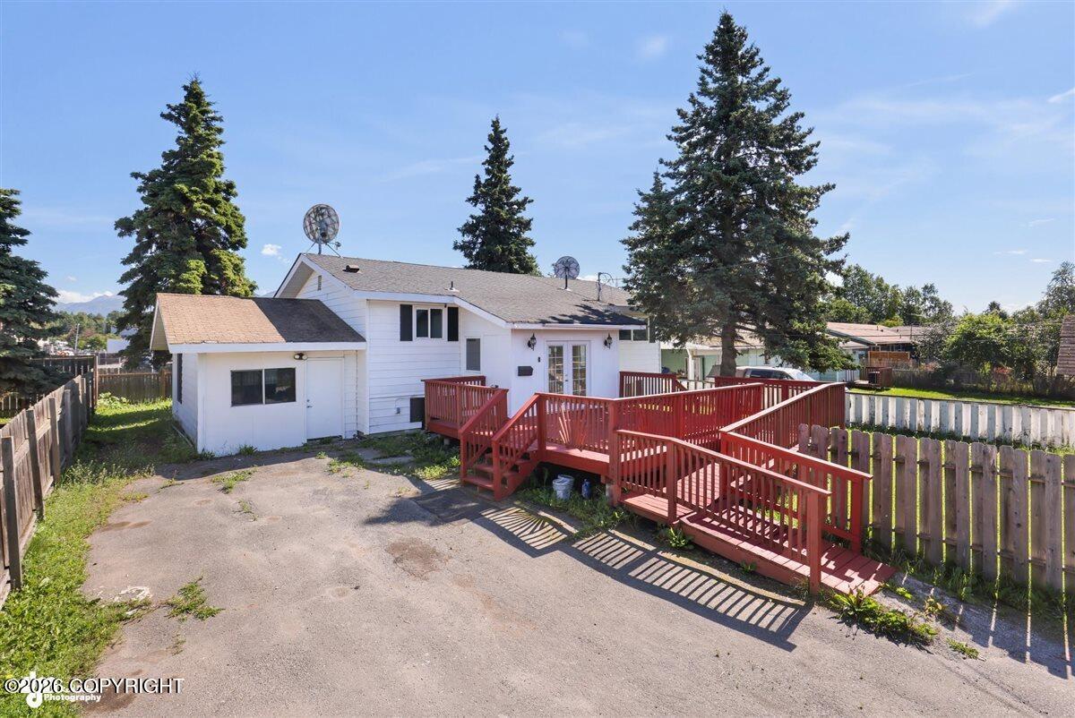 1415 Demeure Place Property Photo 1
