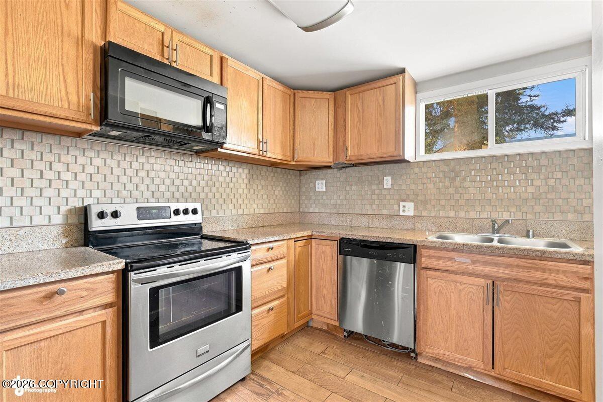 1415 Demeure Place Property Photo 20