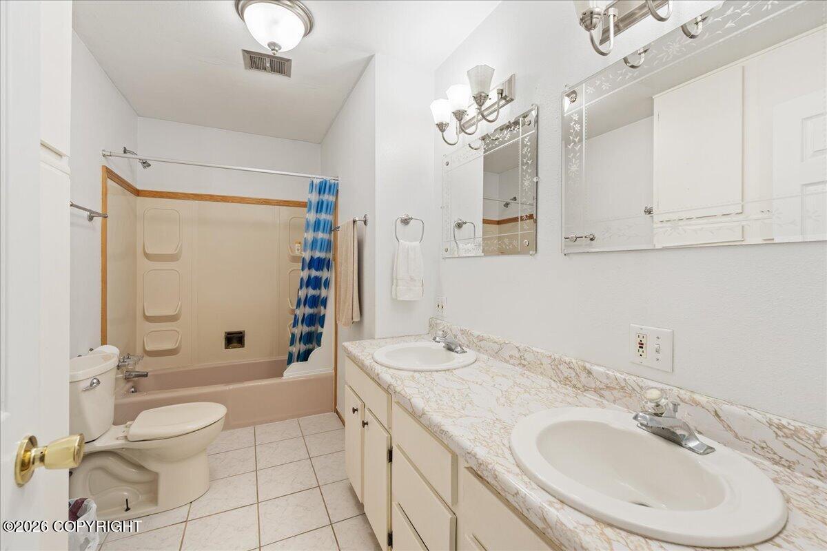 205 A Street Property Photo 16