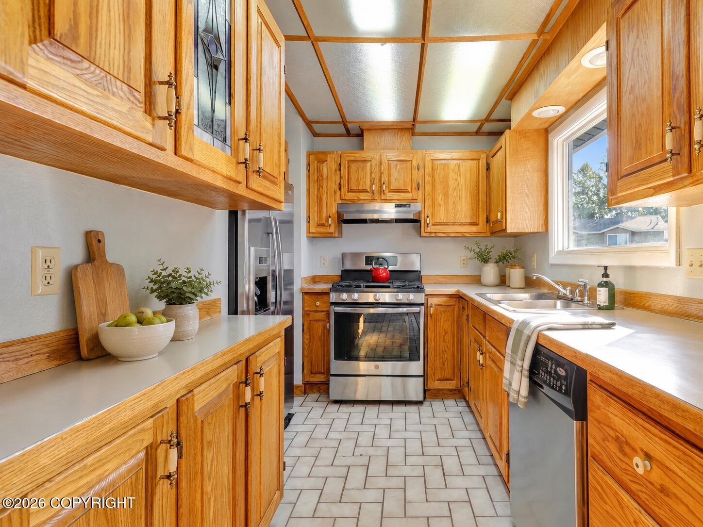 9348 Campbell Terrace Drive Property Photo 6