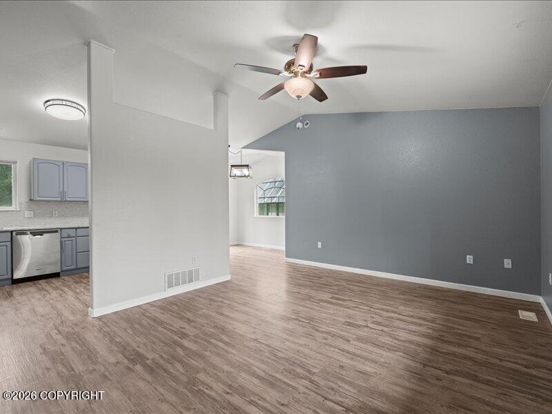 4301 W Overby Street Property Photo 8