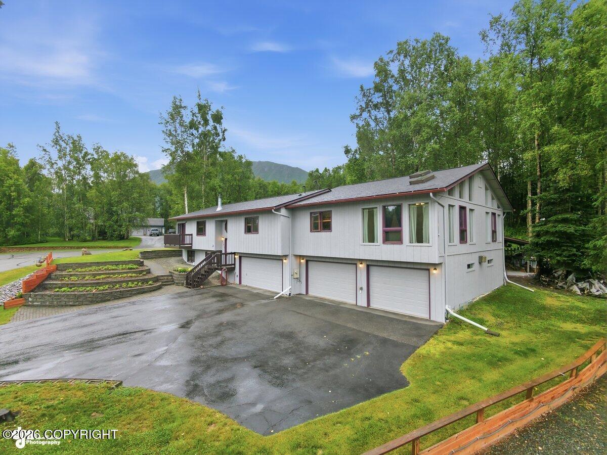21910 Sheltering Spruce Loop Property Photo 5