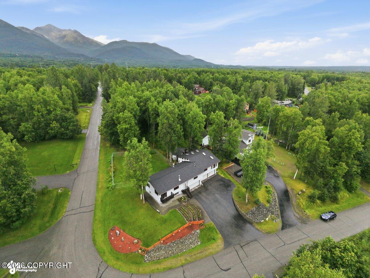21910 Sheltering Spruce Loop Property Photo 8