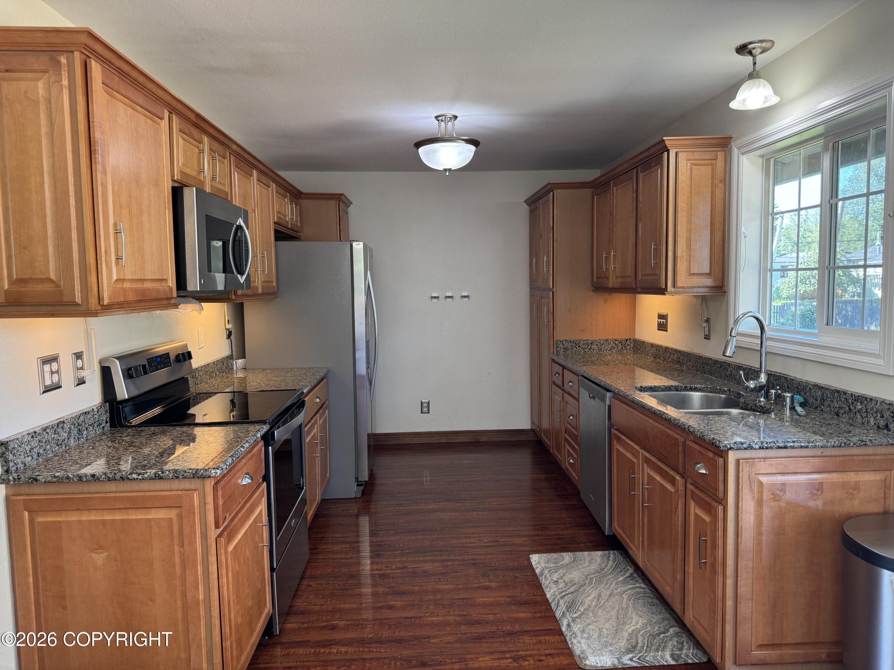 725 W 72nd Avenue Property Photo 8