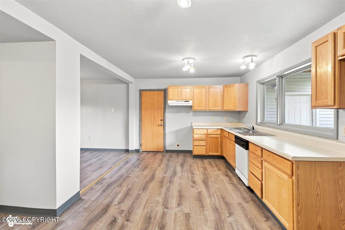 1018 E Lake Shore Avenue Property Photo 9