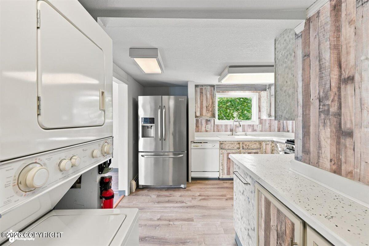 1018 E Lake Shore Avenue Property Photo 34