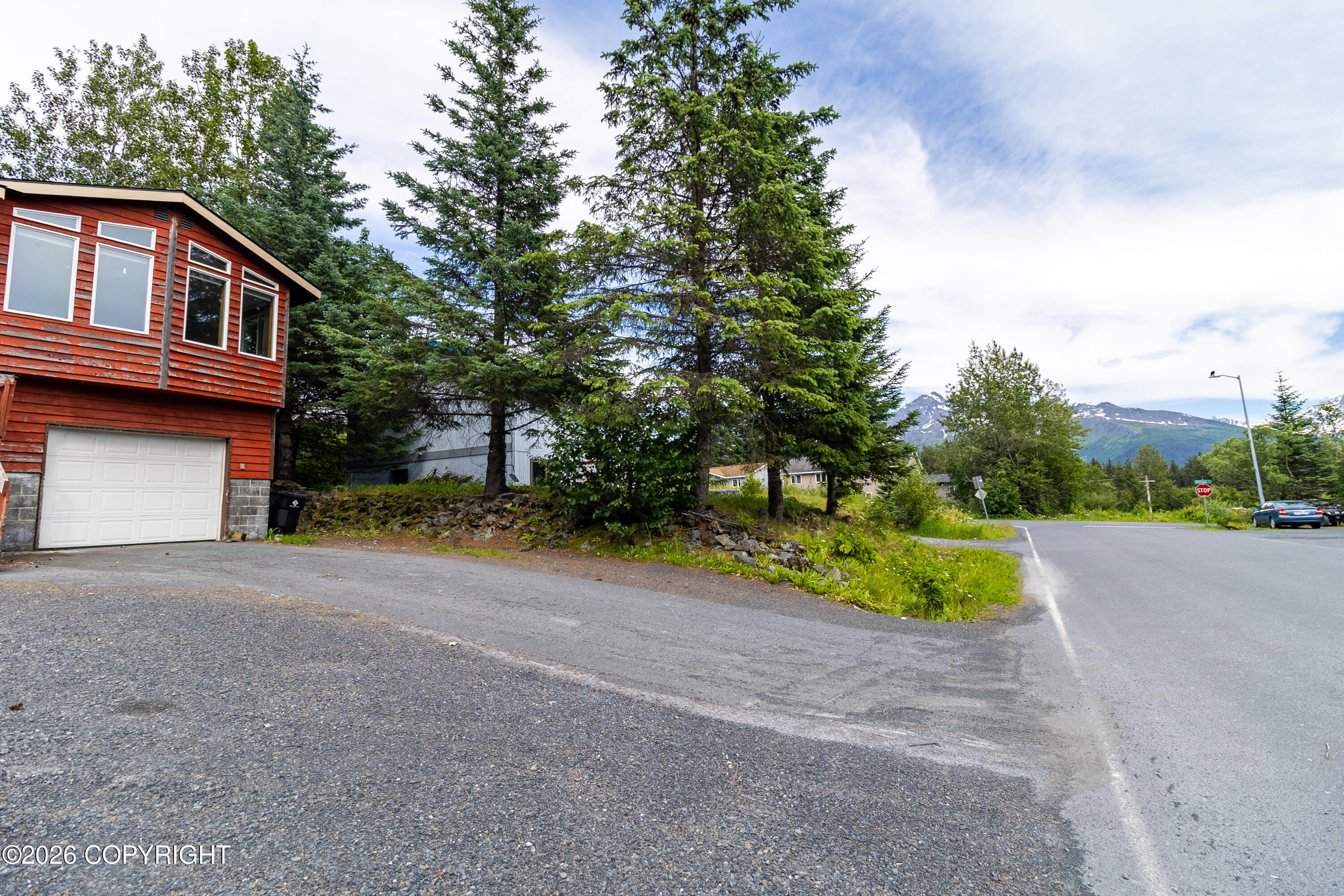 1904 Dora Way Property Photo 2