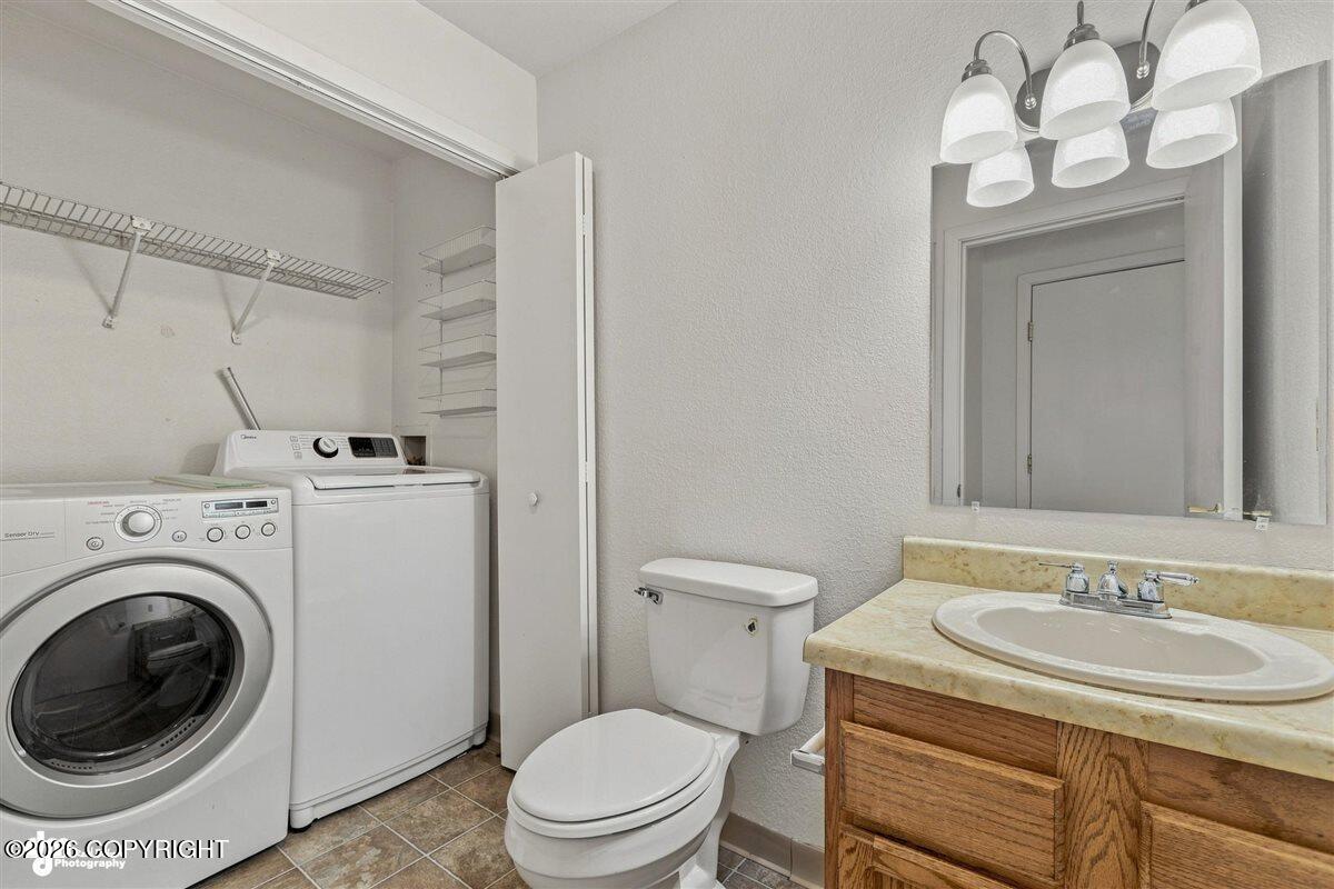8050 Pioneer Drive #104 Property Photo 15