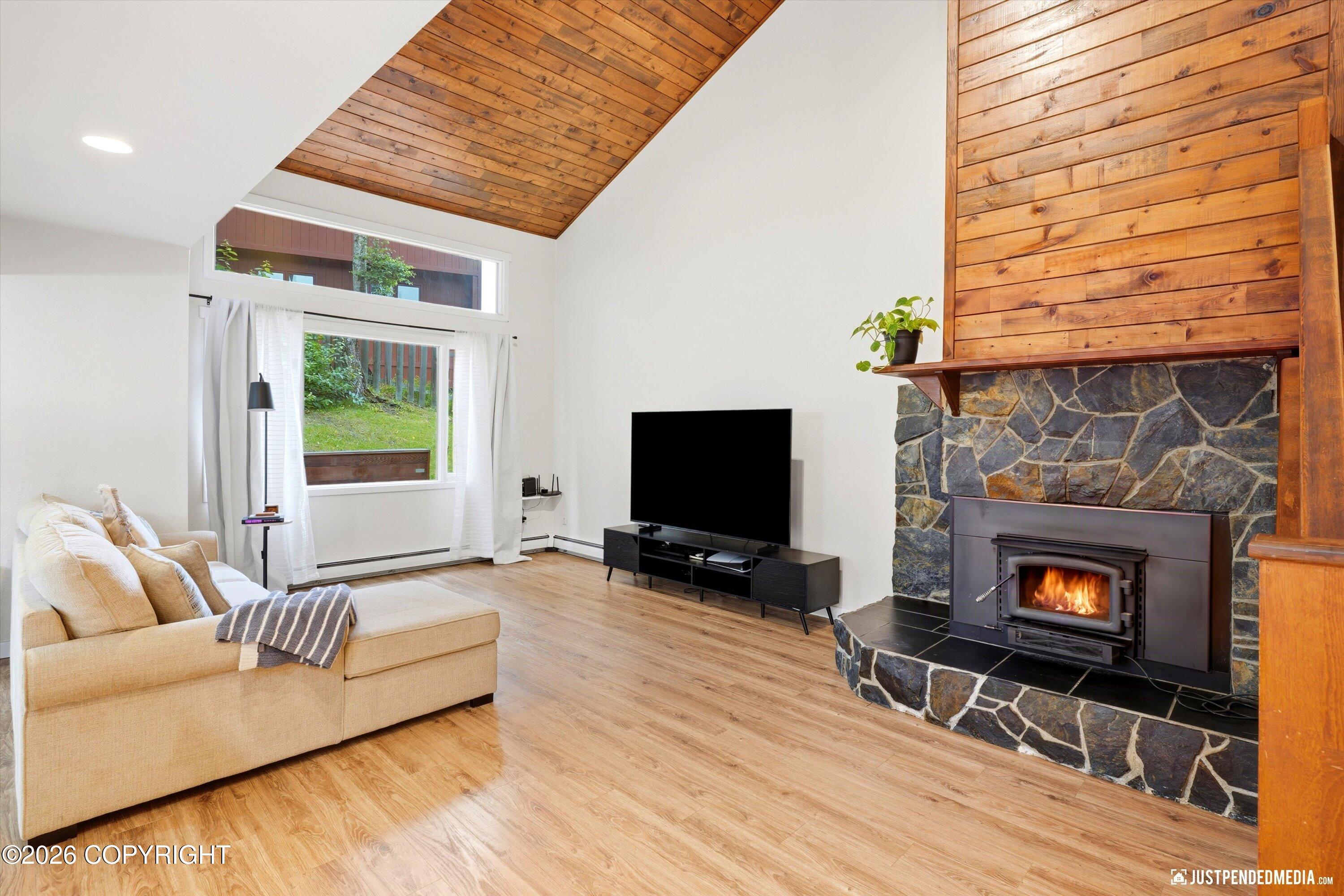 6622 Lakeway Drive Property Photo 3