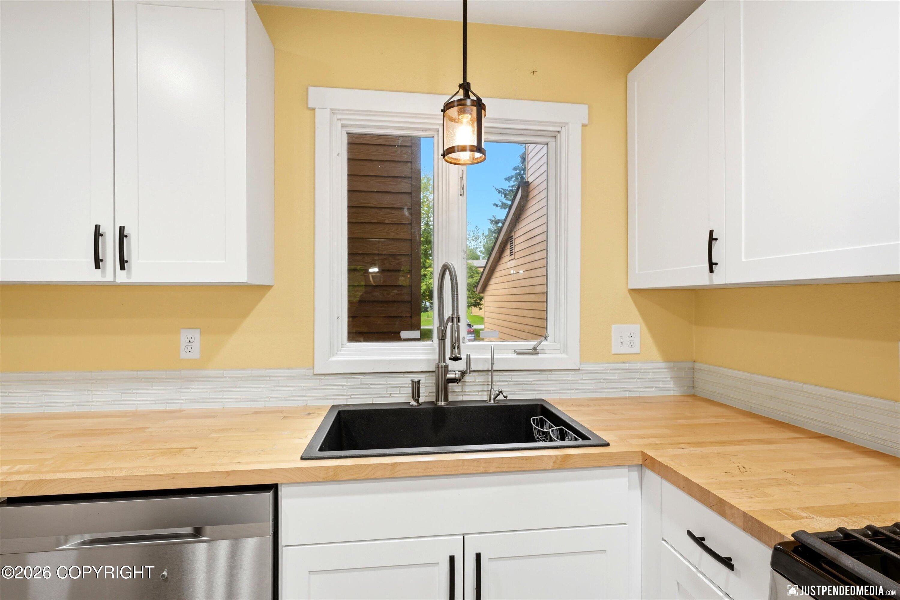 6622 Lakeway Drive Property Photo 10