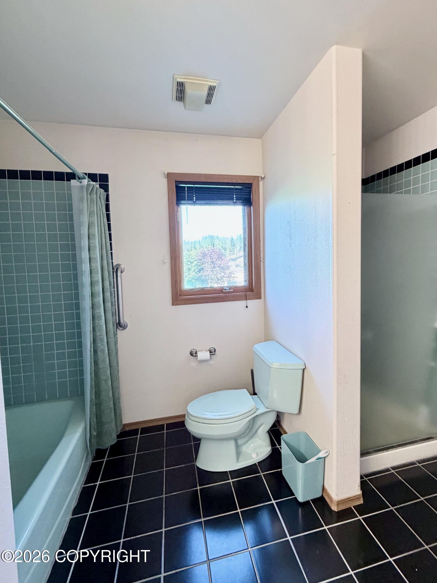 1012 W 20th Avenue Property Photo 18