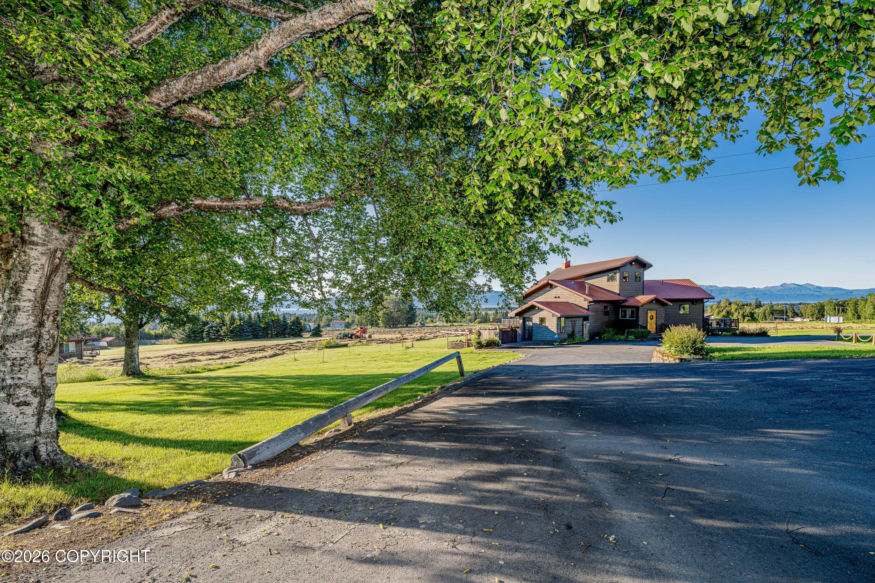 60871 Bear Creek Drive Property Photo 6
