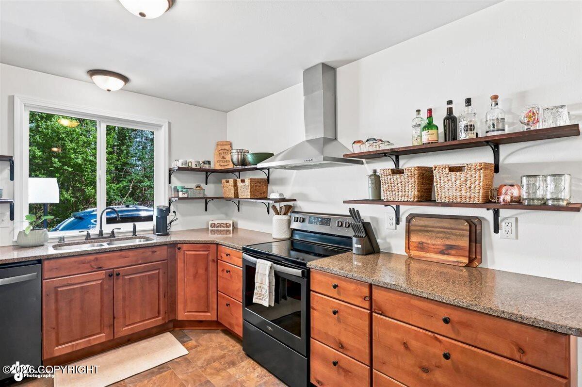 18306 Birchtree Street Property Photo 4