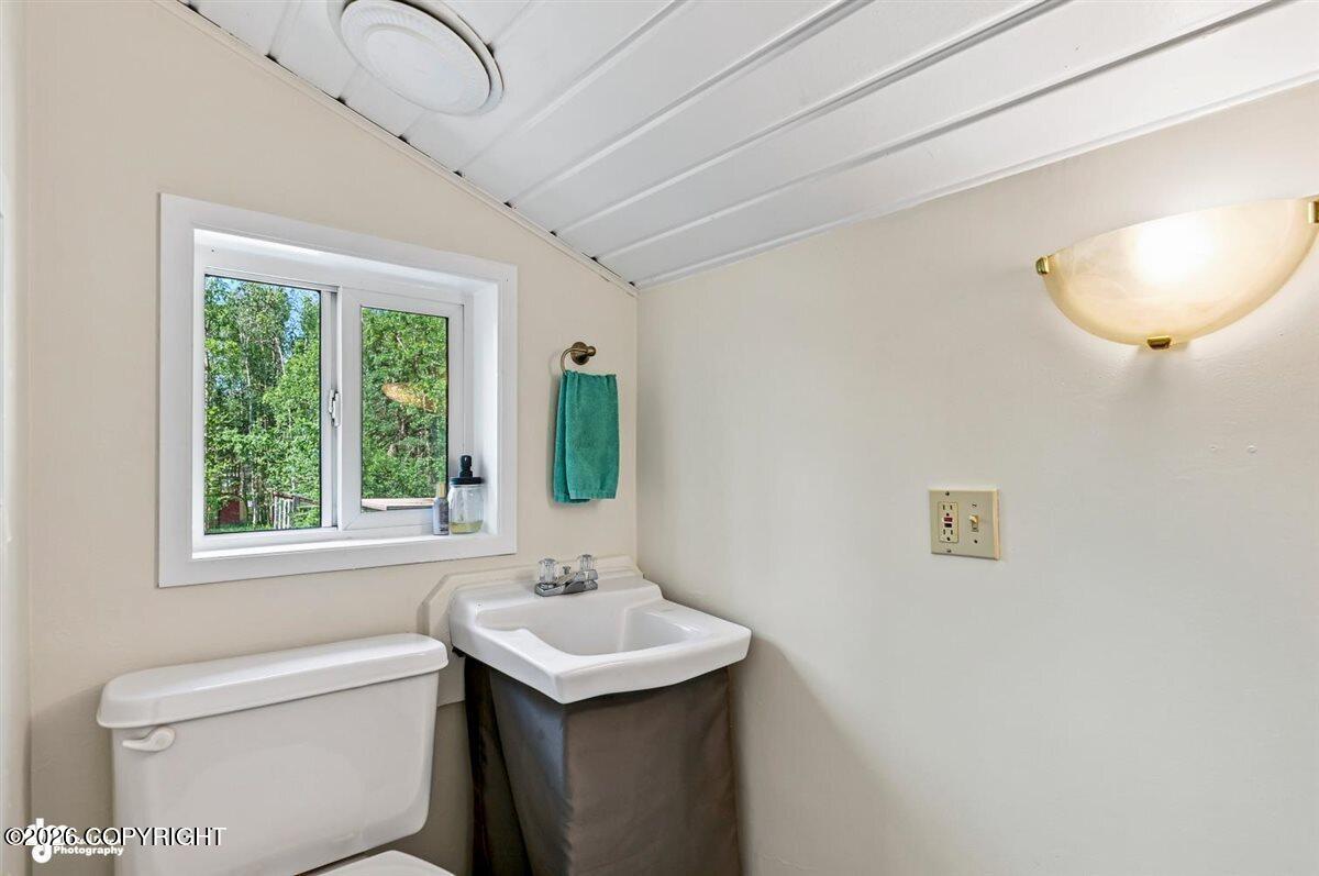 18306 Birchtree Street Property Photo 15
