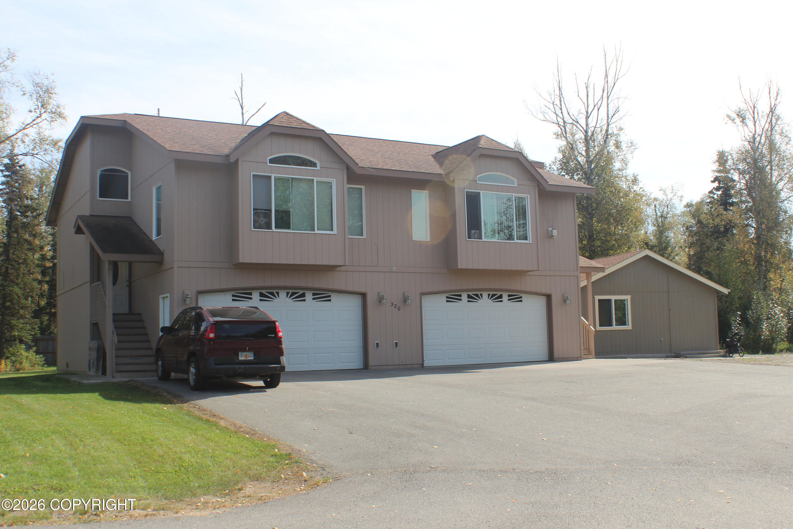 320 E Victor Circle #B Property Photo 1