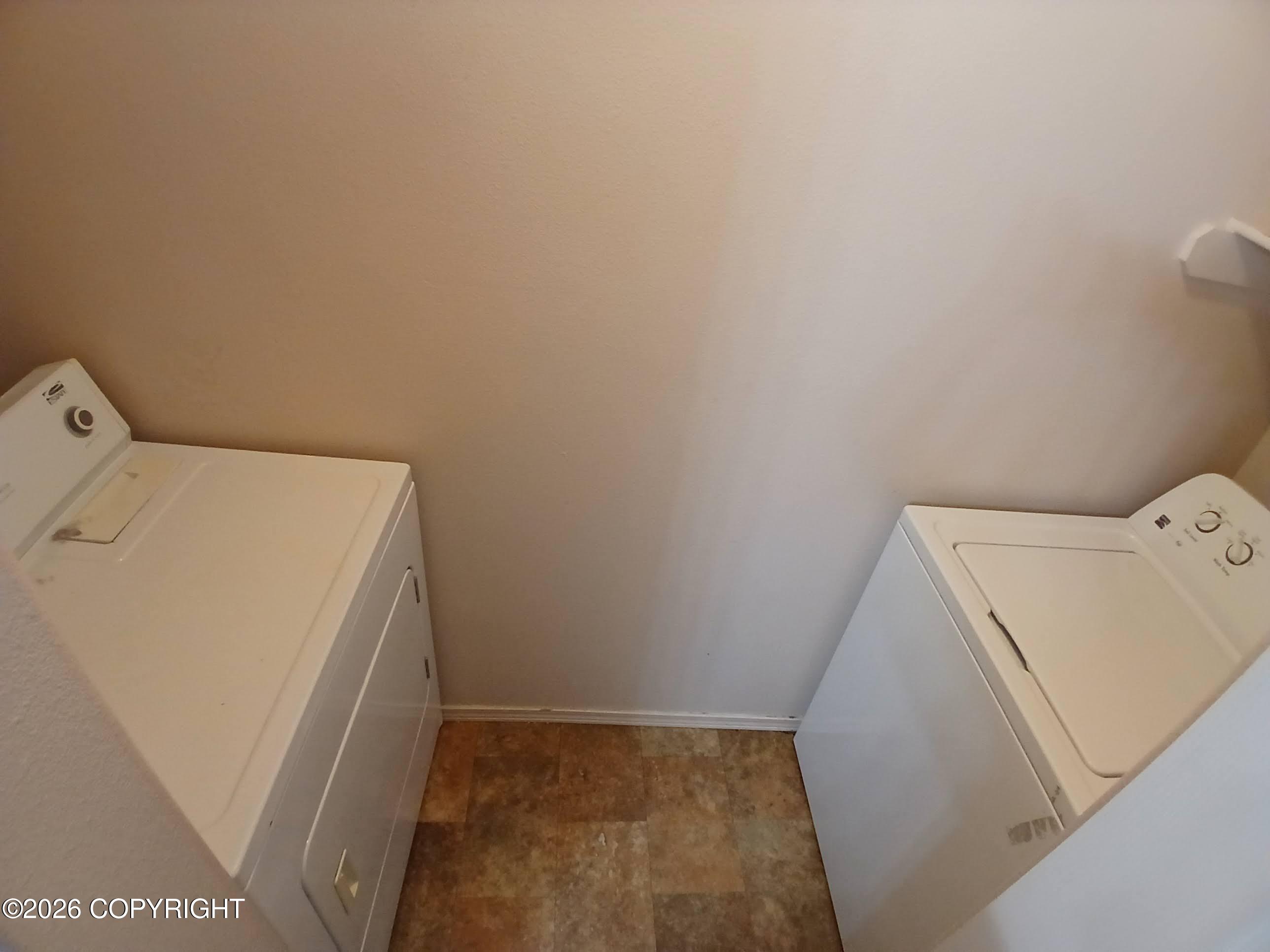 320 E Victor Circle #b Property Photo 5