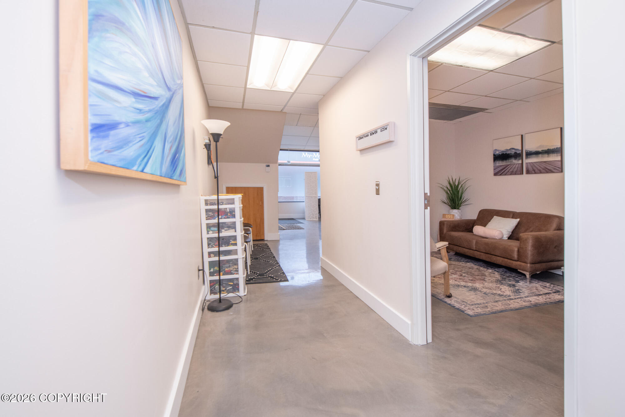 1441 W Northern Lights Boulevard G/h Property Photo 19