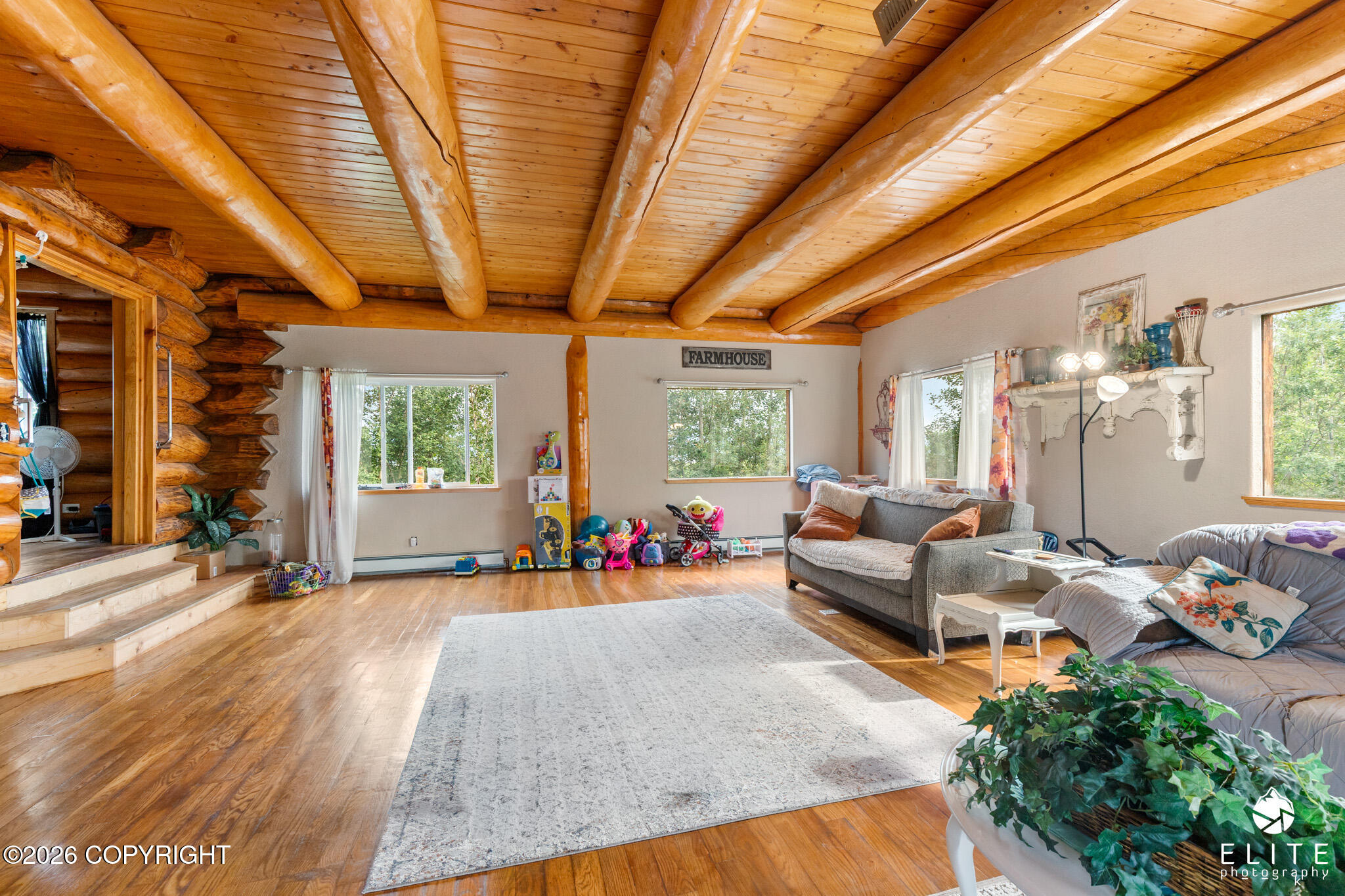 4000 S Country Drive Property Photo 1