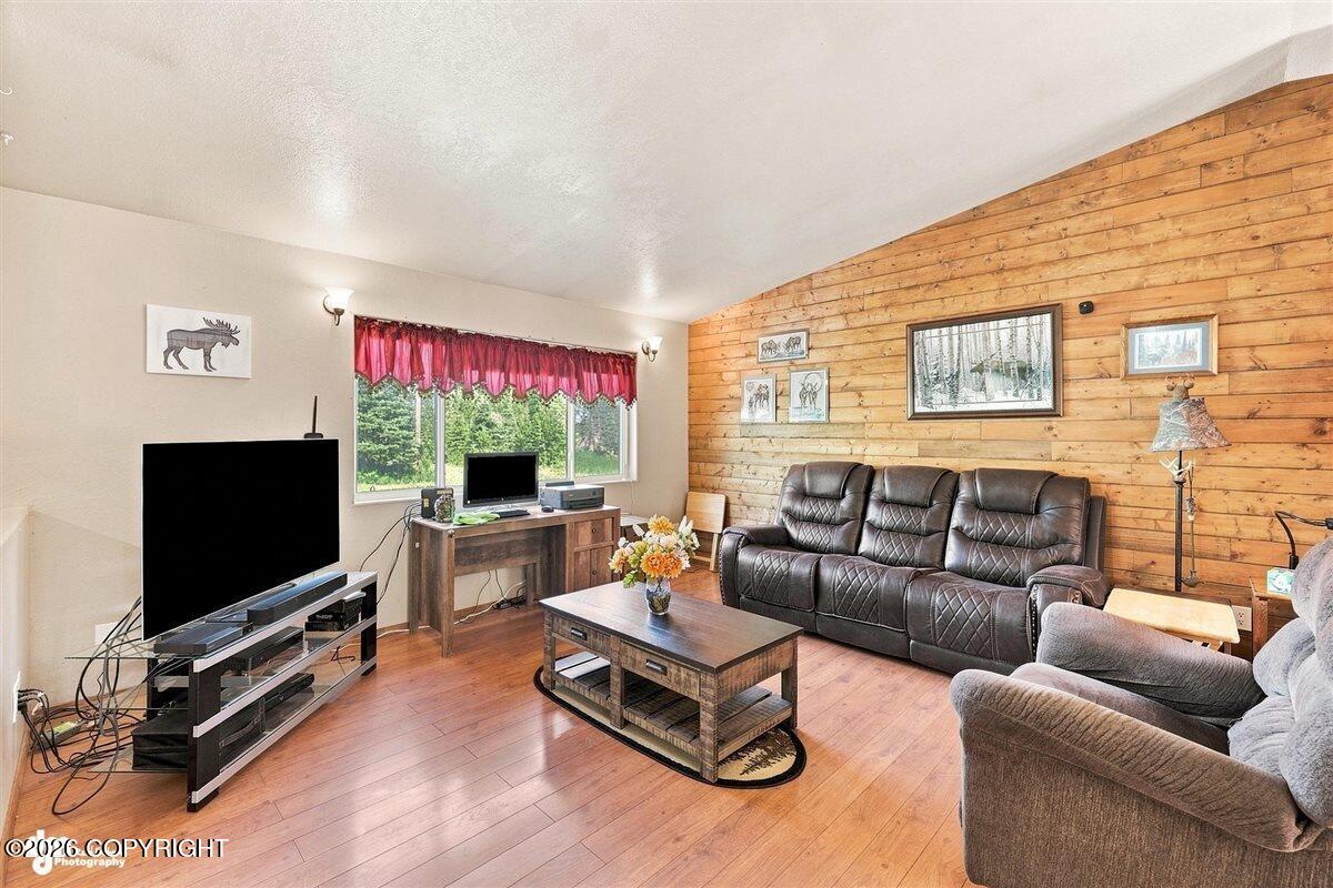 48895 Hoover Street Property Photo 6