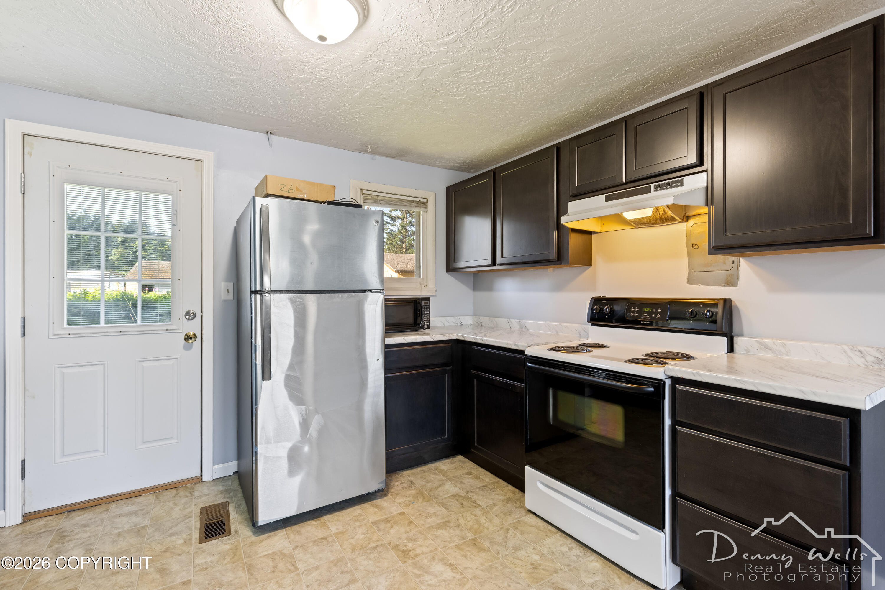 6004 Miley Drive Property Photo 8