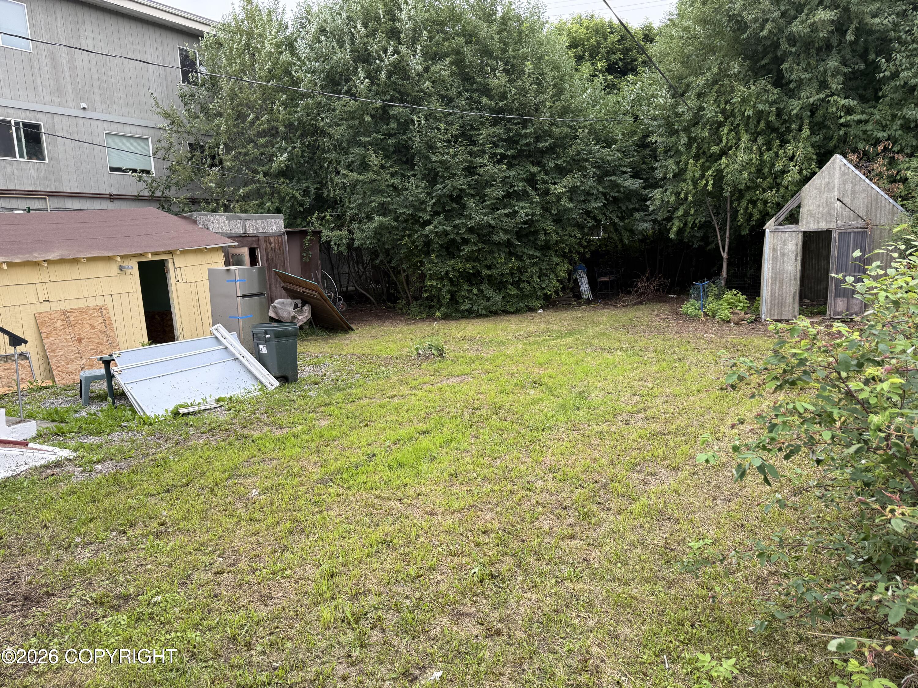 1443 W 25th Avenue Property Photo 9
