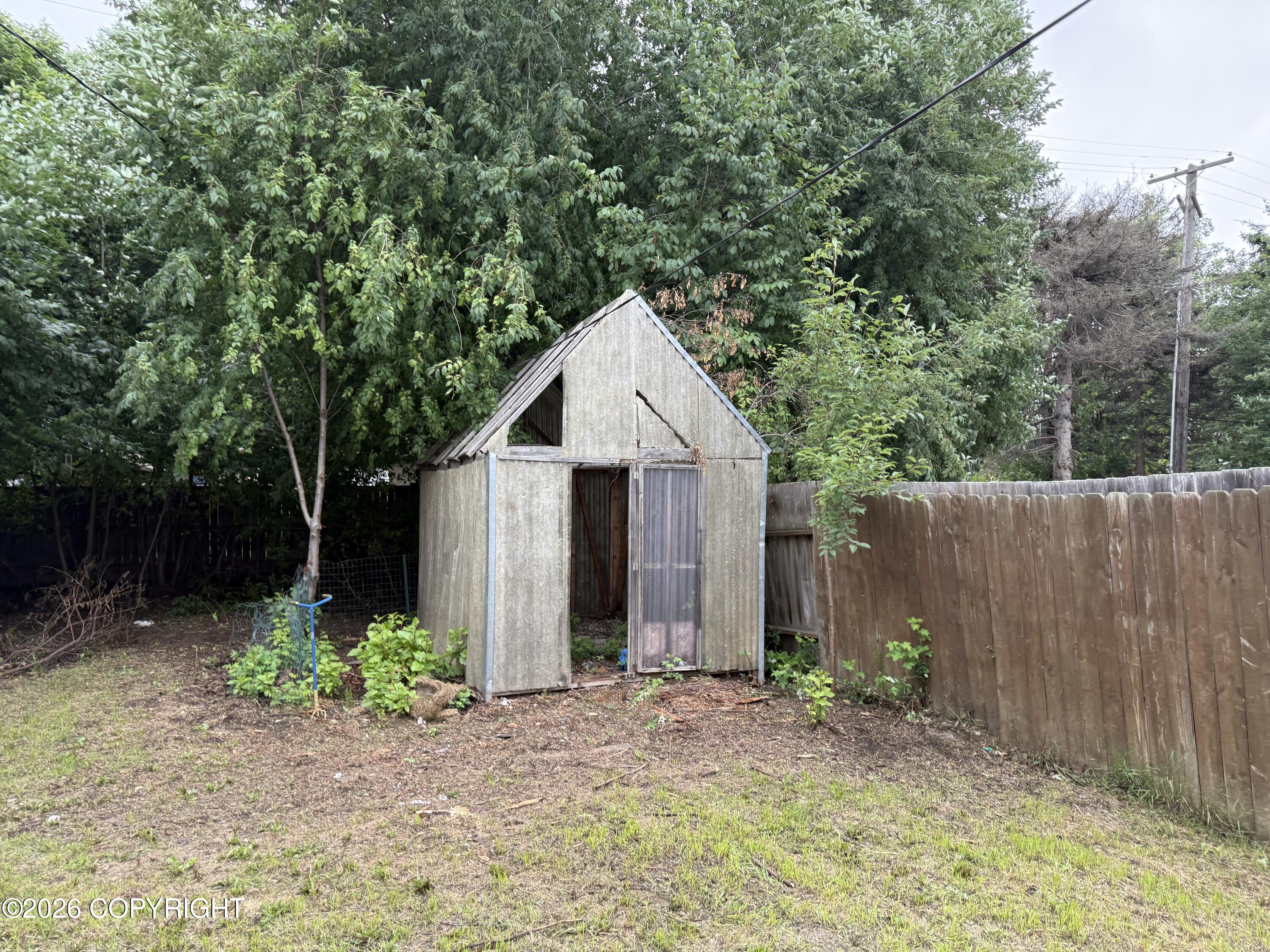 1443 W 25th Avenue Property Photo 15