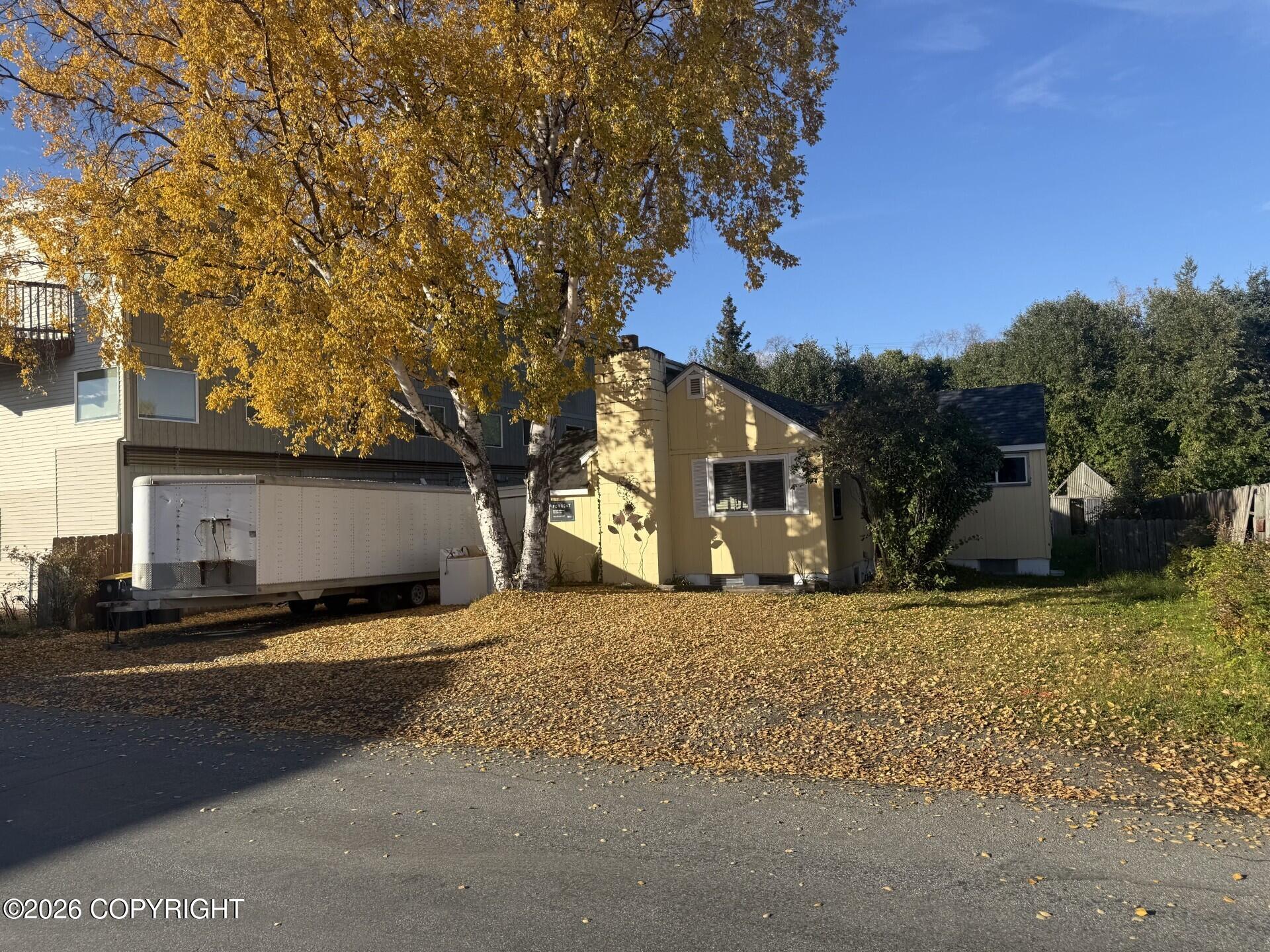 1443 W 25th Avenue Property Photo 29