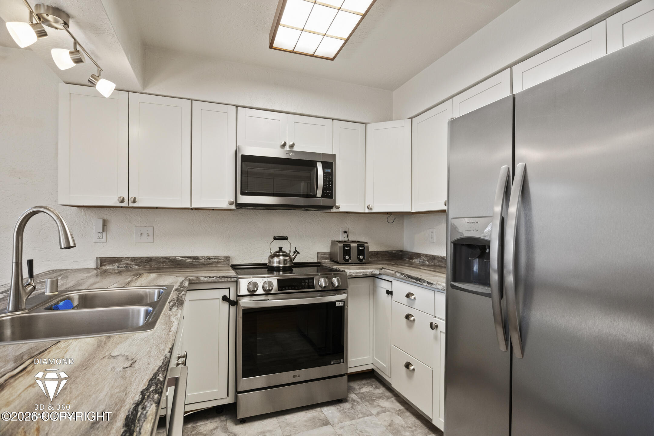 3937 Starburst Circle Property Photo 7