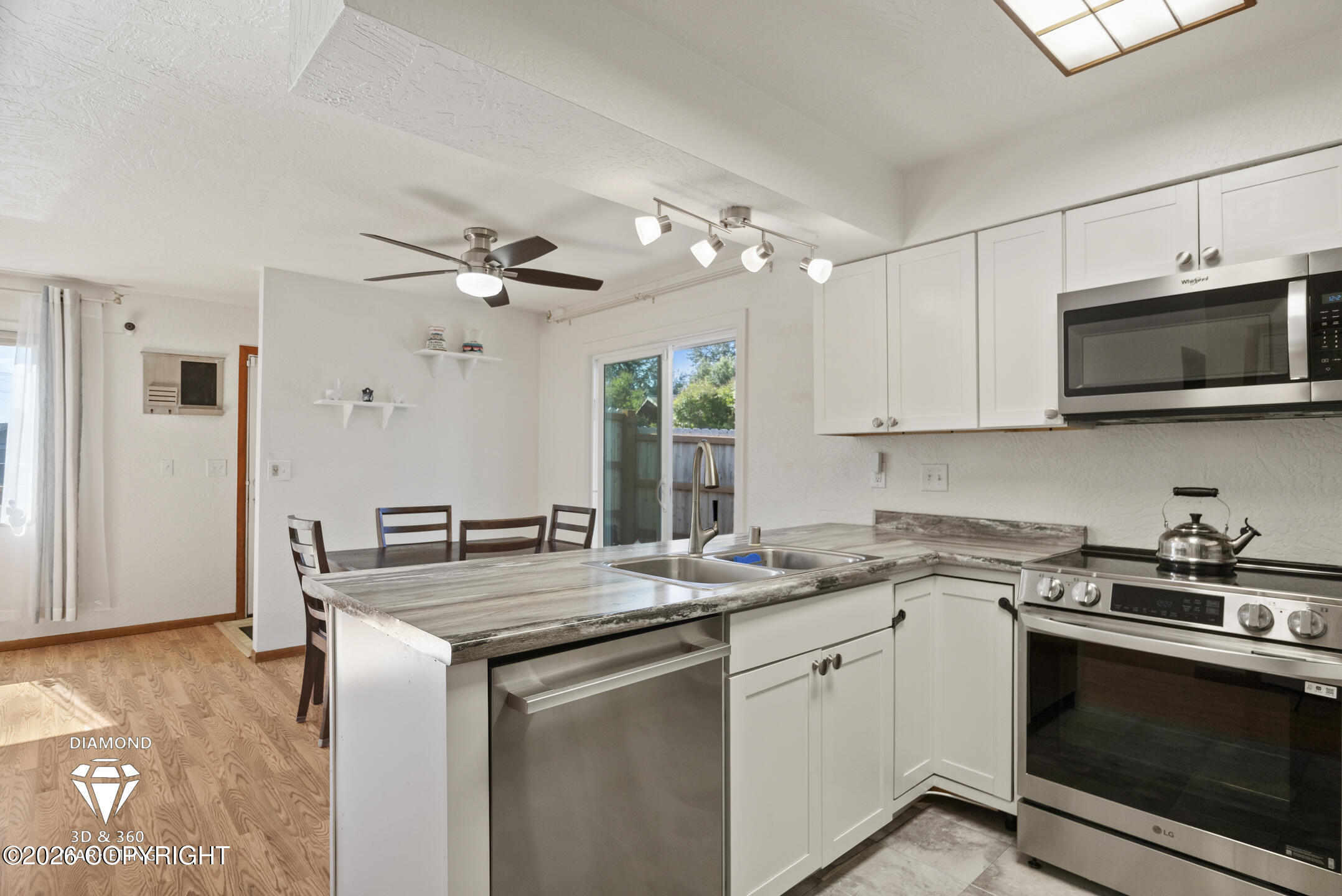 3937 Starburst Circle Property Photo 8