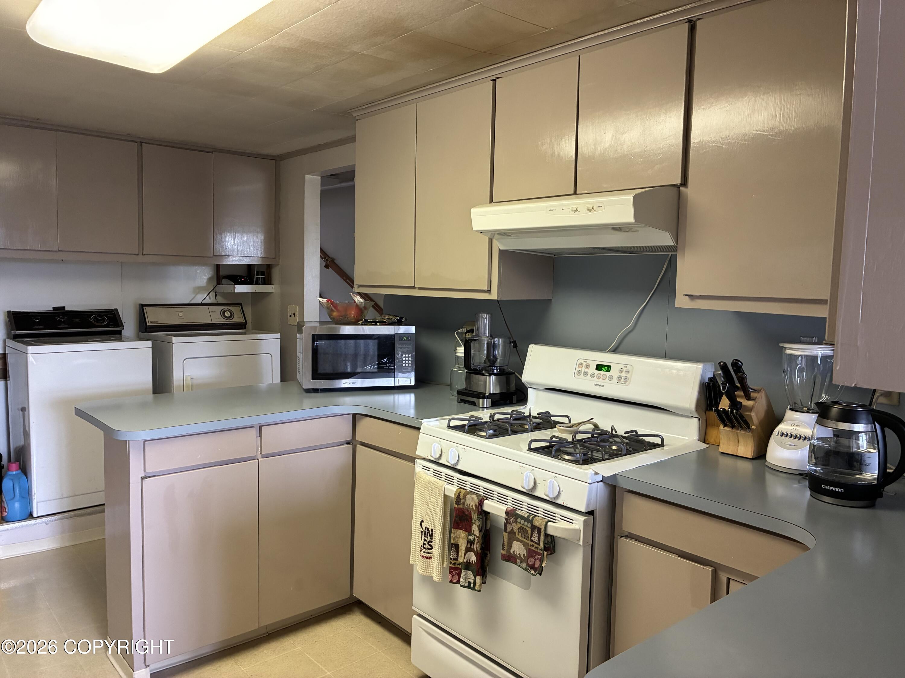2566 N Glenn Highway Property Photo 10