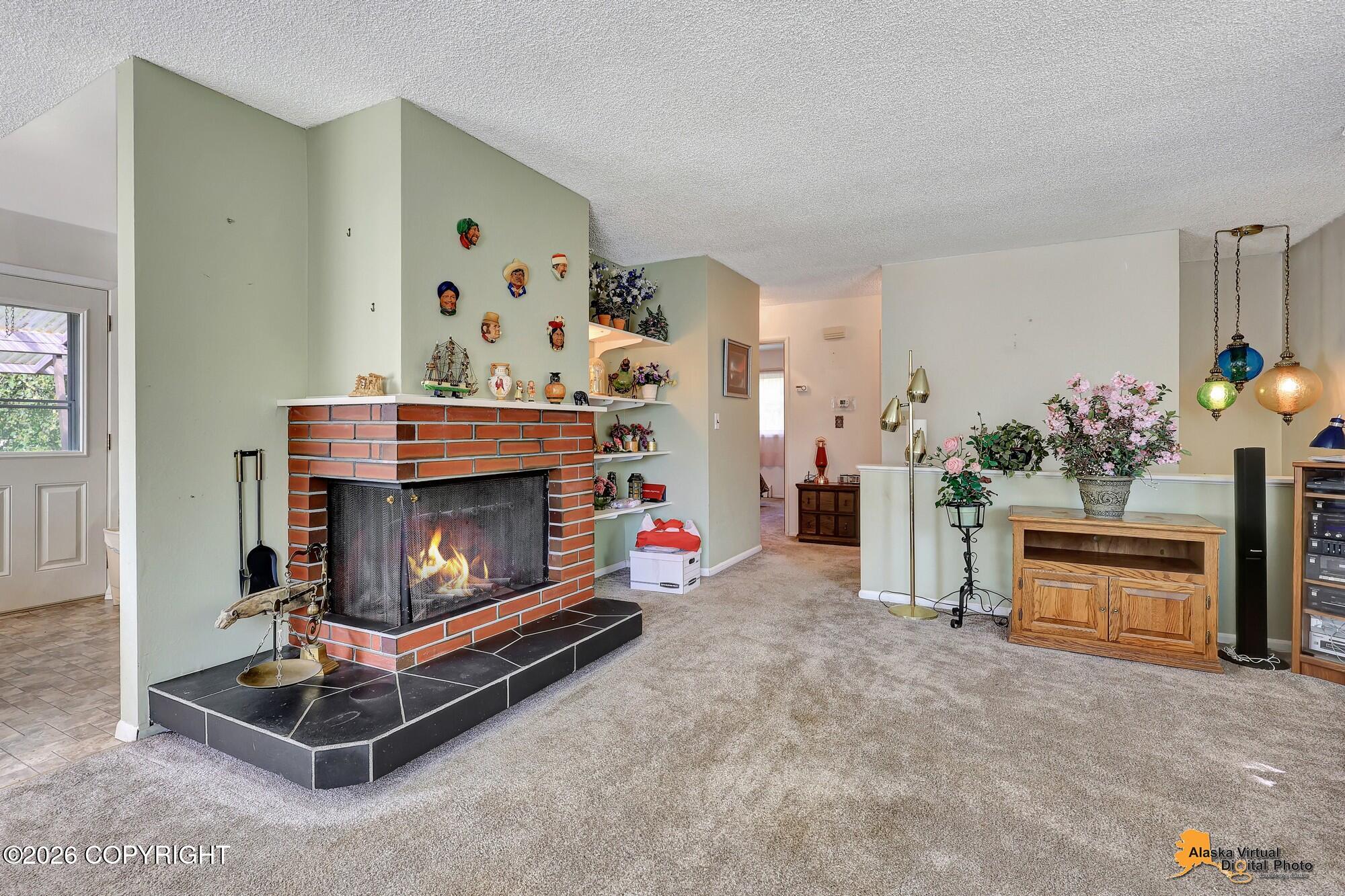 7657 E 20th Avenue Property Photo 6
