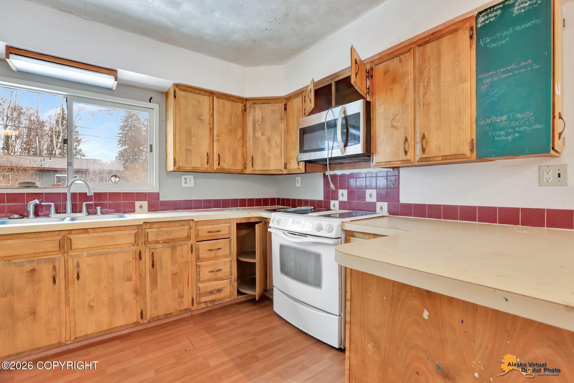 537 W 74th Avenue Property Photo 10