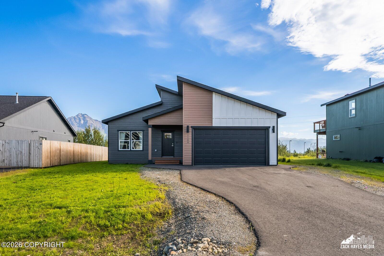 1160 E Mountain Peak Loop Property Photo 1