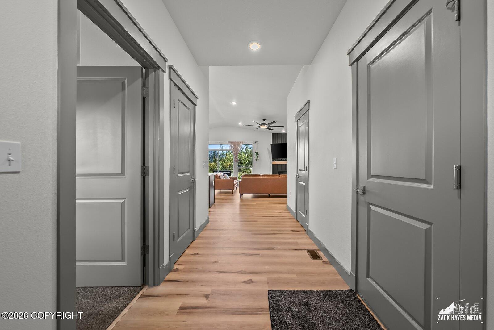 1160 E Mountain Peak Loop Property Photo 4