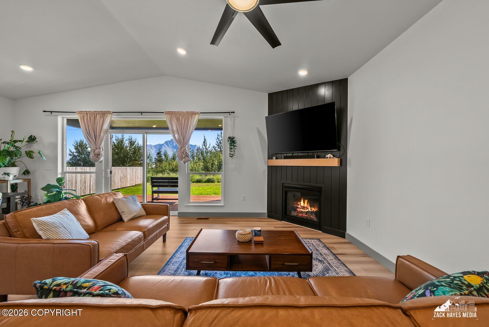 1160 E Mountain Peak Loop Property Photo 7