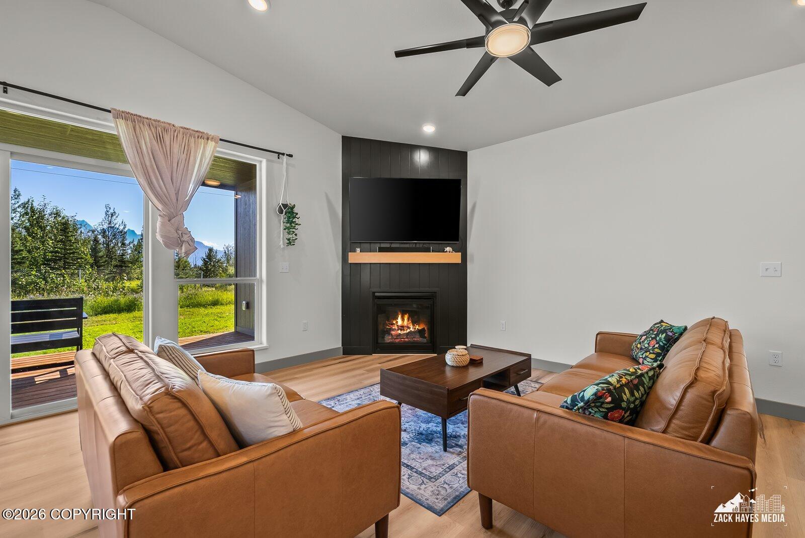 1160 E Mountain Peak Loop Property Photo 9